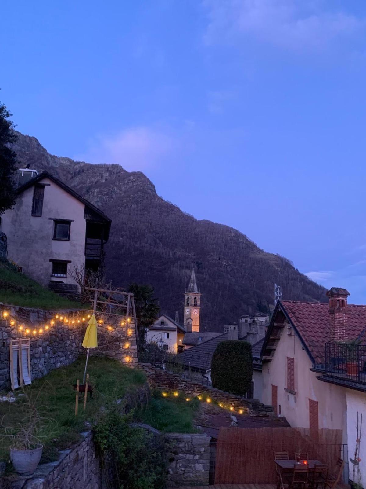 Casa Gialla Russo Esterno foto